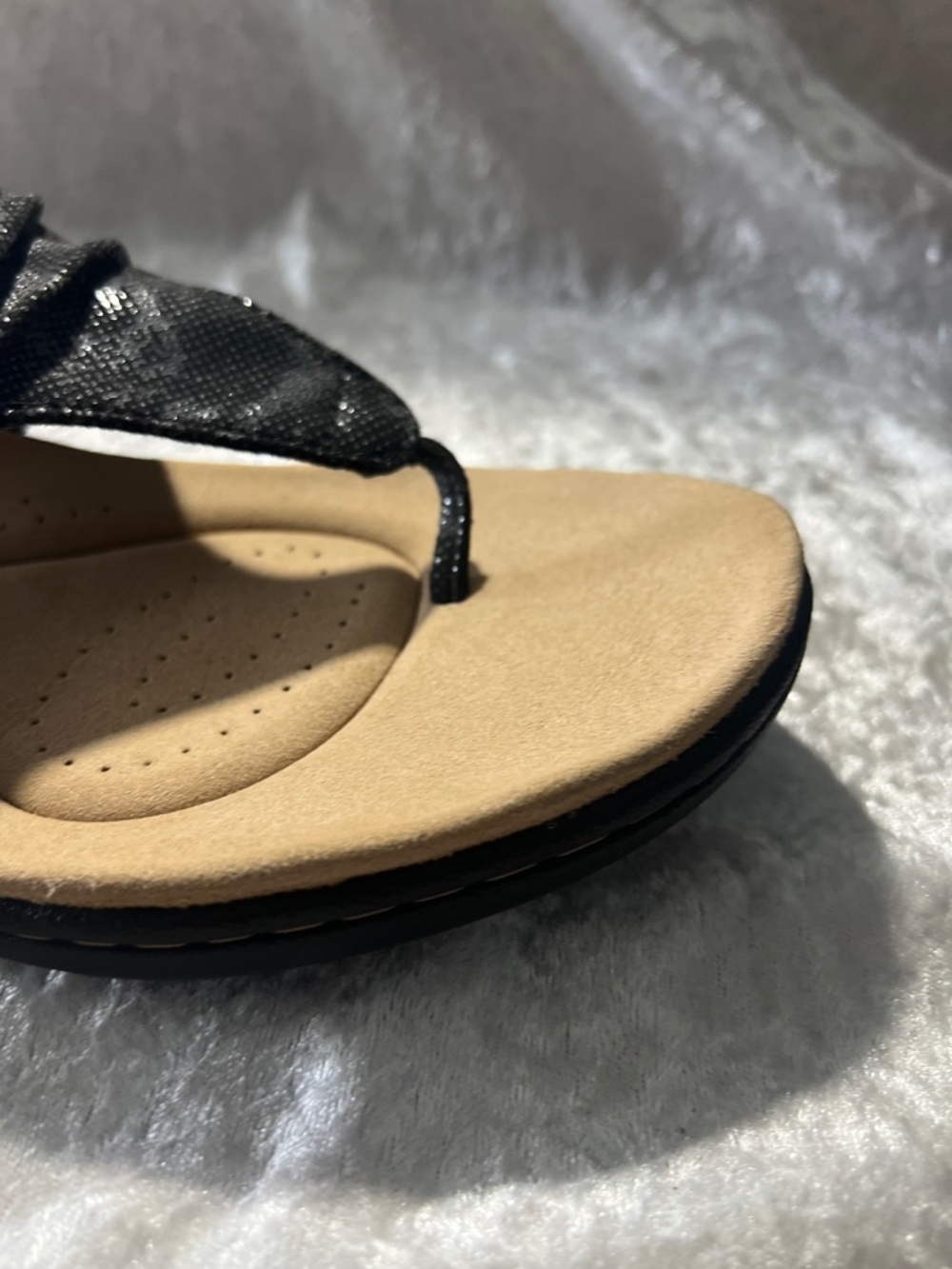Clarks Black Knot Toe-Post Sandal - Picture 4 of 10